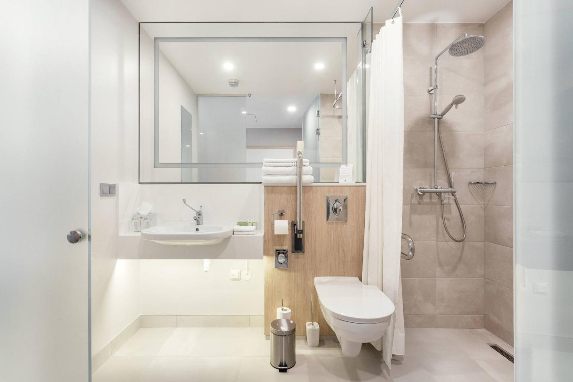 Courtyard By Marriott Vilnius City Center VNO Exterior foto