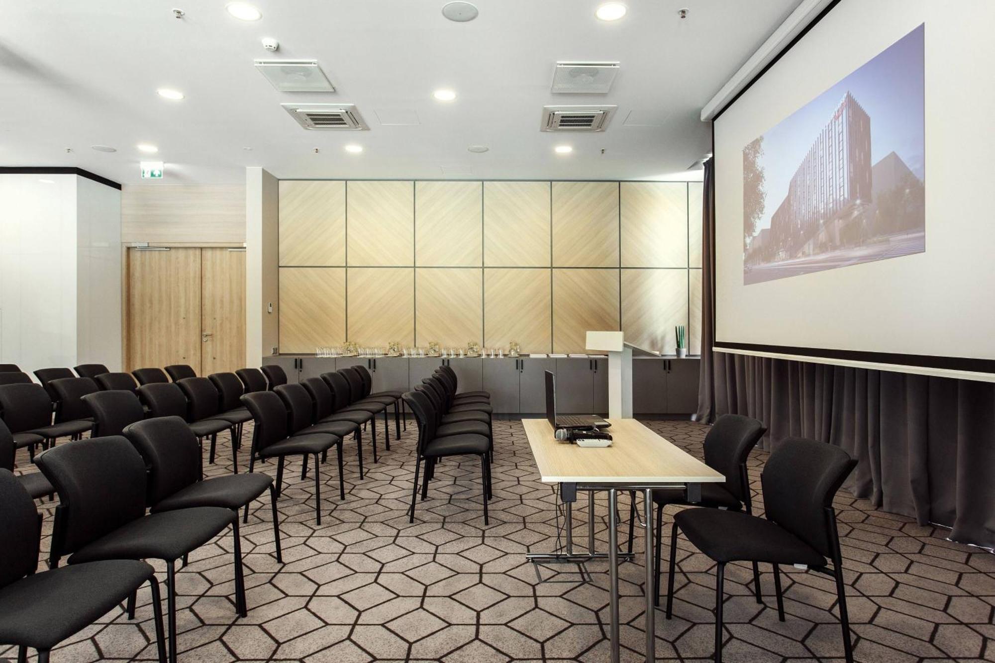 Courtyard By Marriott Vilnius City Center VNO Exterior foto